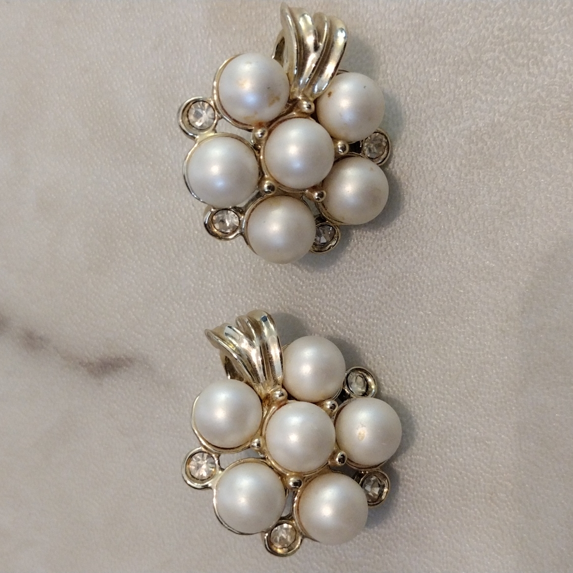 Sarah Cov Pearl And Diamonds Clip On Earrings.